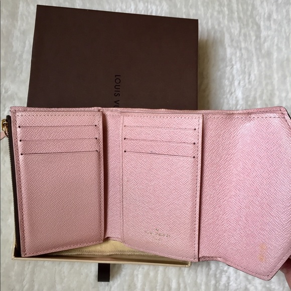 📌SOLD📌Louis Vuitton Victorine Wallet - Picture 6 of 16
